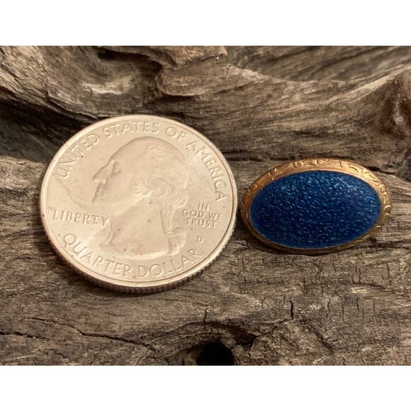 Antique Mid 1800's Gold and Blue Oval Shaped Brooch - Picture 4 of 5